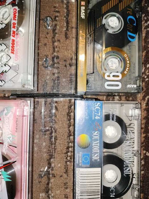 Vand casete audio ,editii speciale asiatice