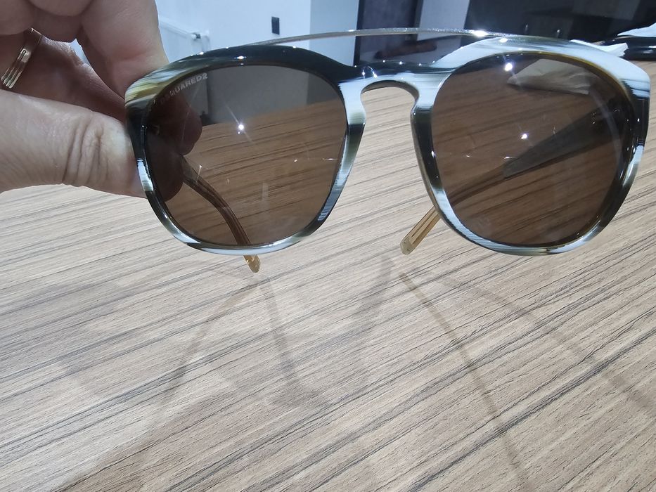 Vând ochelari Dsquared2