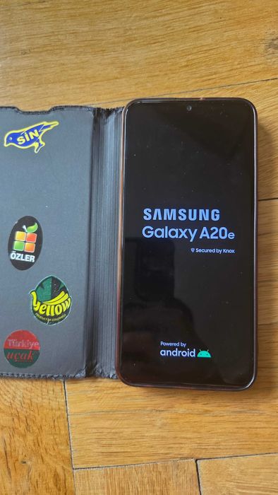 Telefon mobil smartphone Samsung Galaxy A20e, Dual SIM, 32GB, 4G, Black, in stare foarte buna