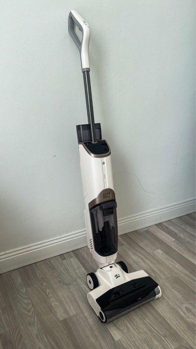 Пылесос вертикальный моющий