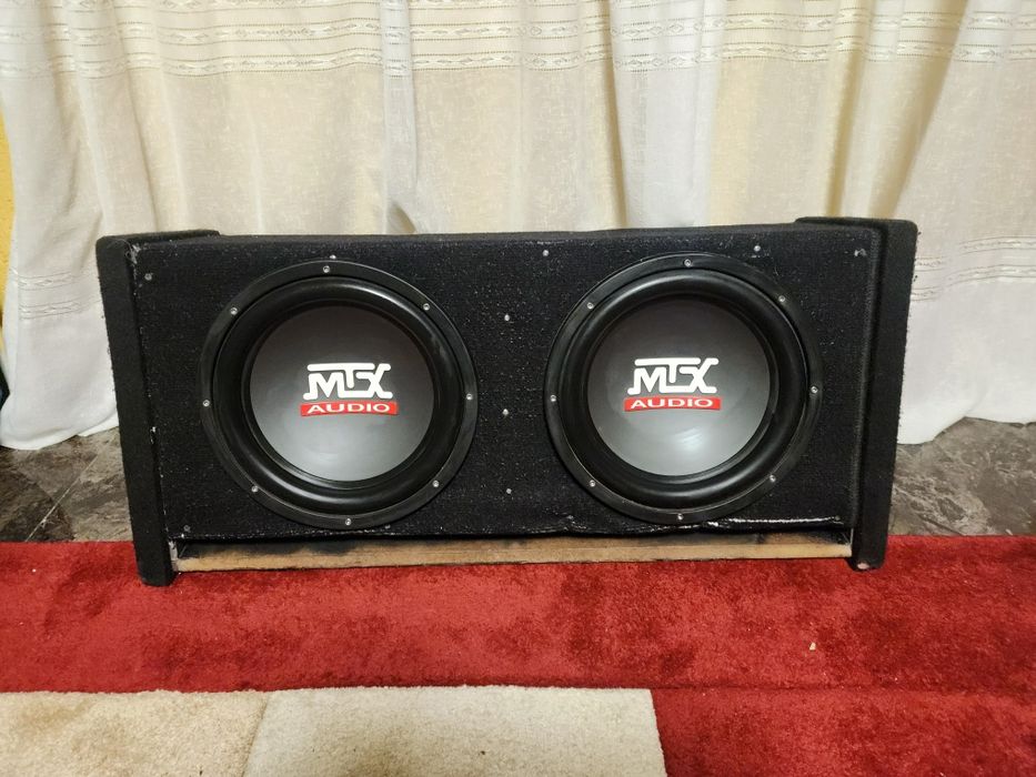 Vând stație si subwoofer auto