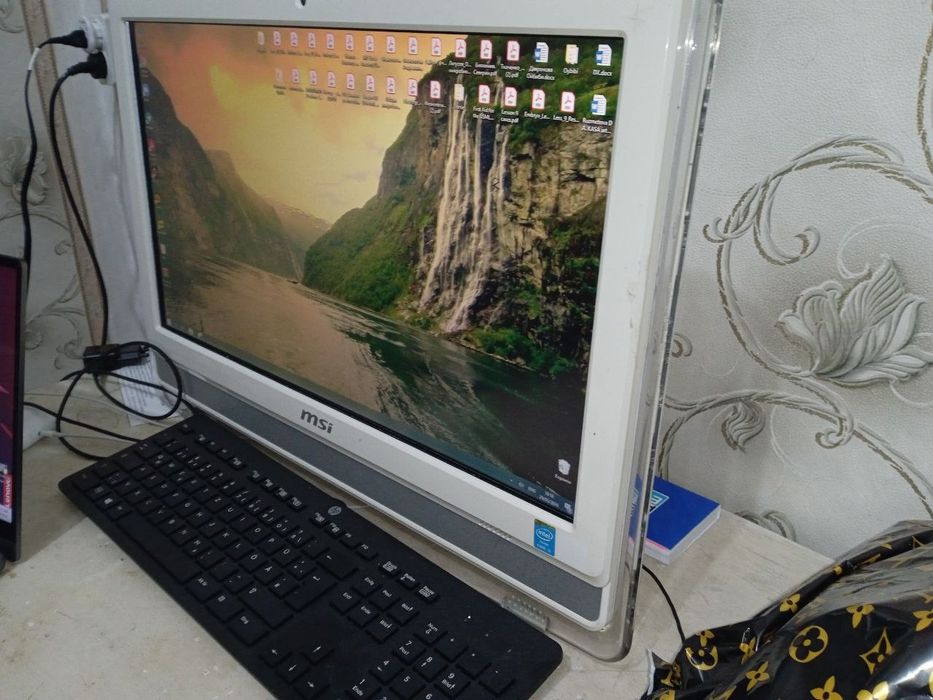 Моноблок с сенсорным экраном (Touch Screen), Intel Core i3, Windows 10