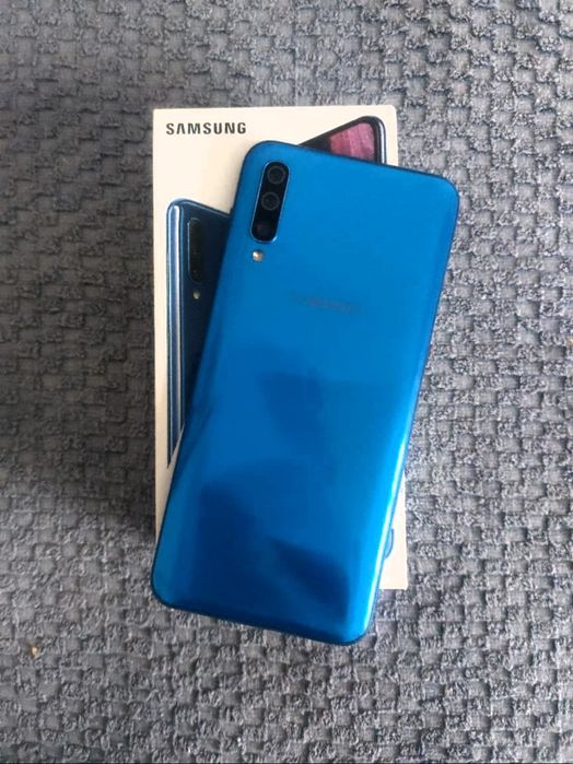 .   Samsung a50  .
