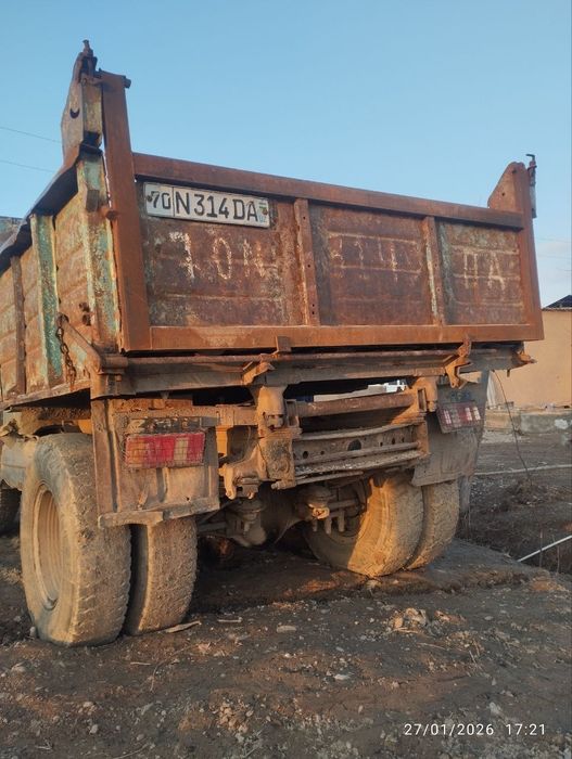 Zil mashinasi sotiladi