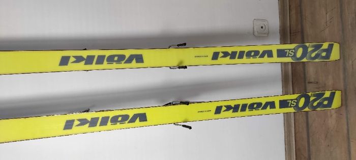 Ски ВЬОЛКИ с автомати, 2 метра, използвани
