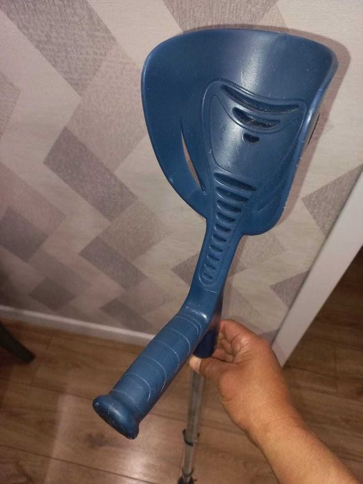 Продам костыль подлокотный