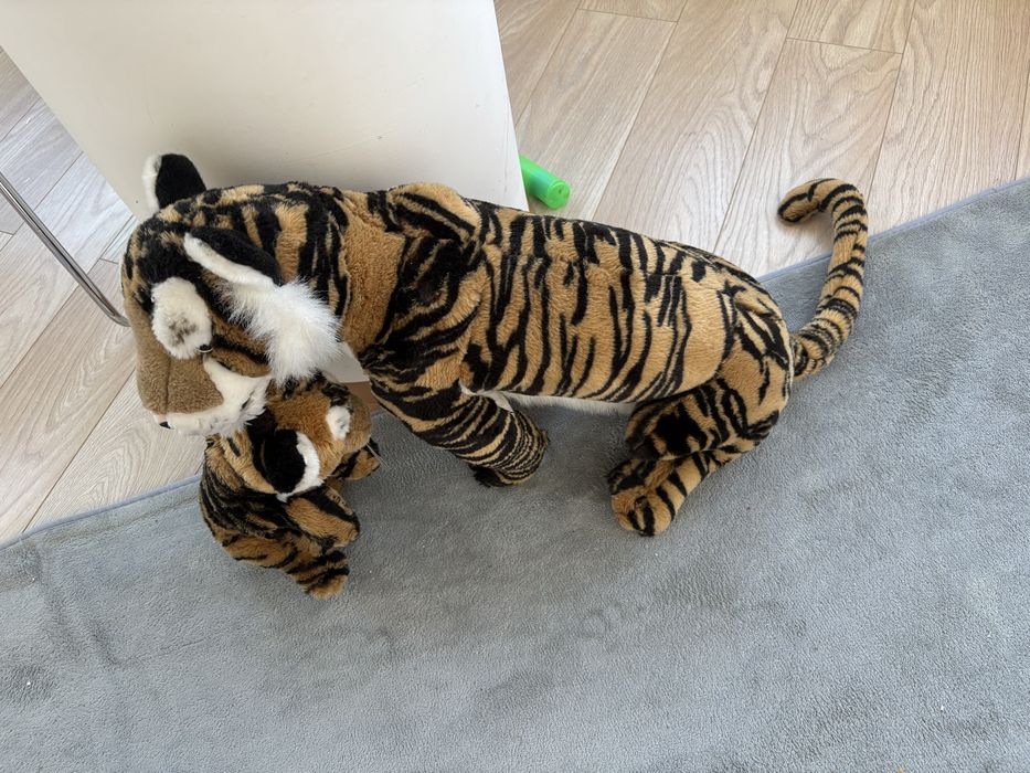 Плюшен тигър голям