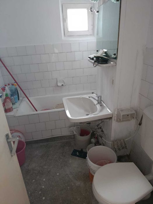 Apartament 3 camere decomandat, Deva, Bulevardul Decebal,  66,76 mp utili + balcon
