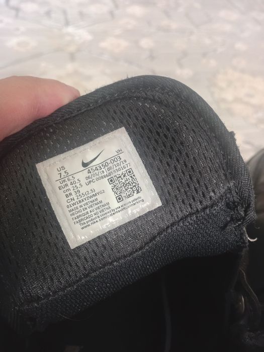 Продам оригинальную обувь Nike
