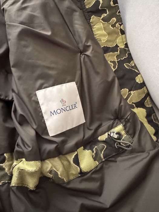 Тонкая парка от Moncler