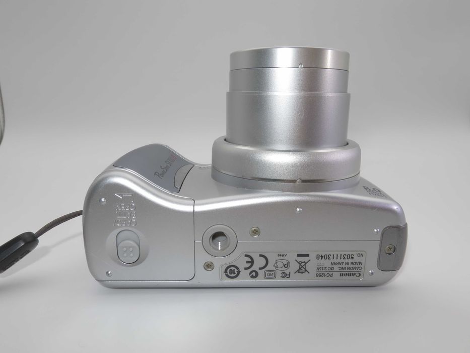 Canon PowerShot SX100 компактен цифров фотоапарат в сребърен цвят, дигитална камера в отлично състояние, 10х оптичен зум, 8MP, тестван работи супер