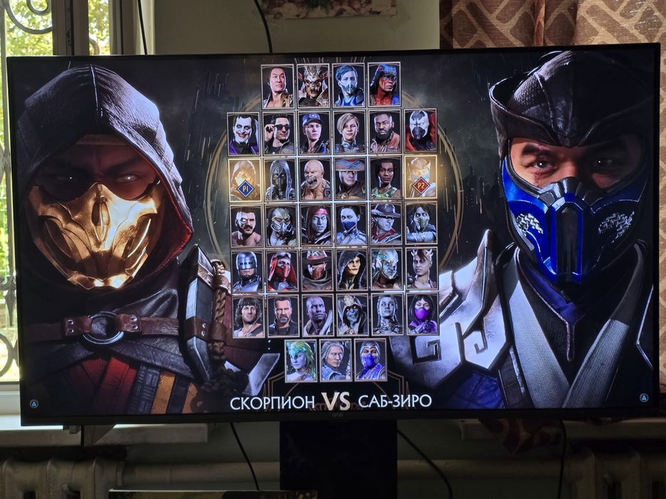 Продам  Sony PlayStation 4pro