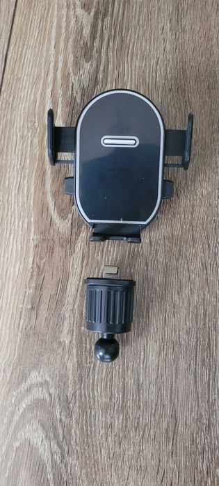 Держатель телефона в машине