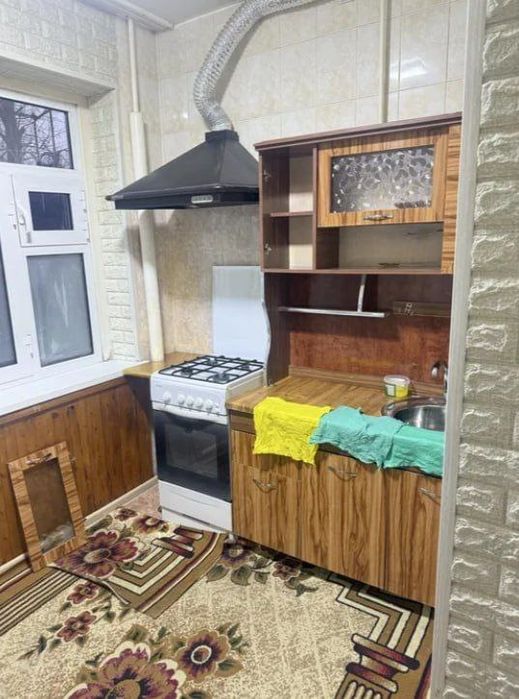 Продаётся 1 комнатная квартира на Феруза можно под офис