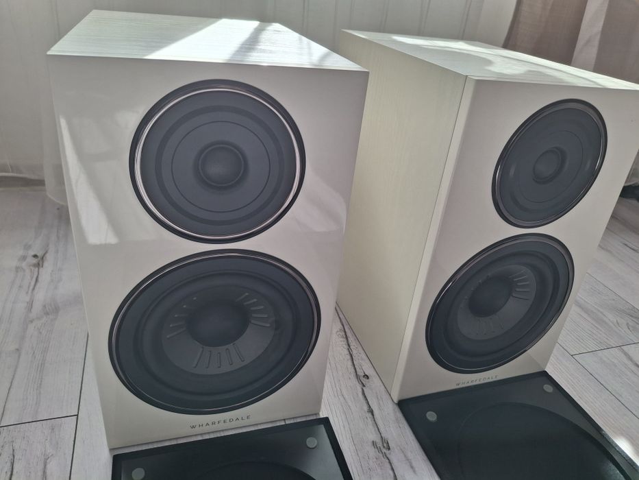 Vand 2 boxe Wharfedale Diamond 12.2 noi