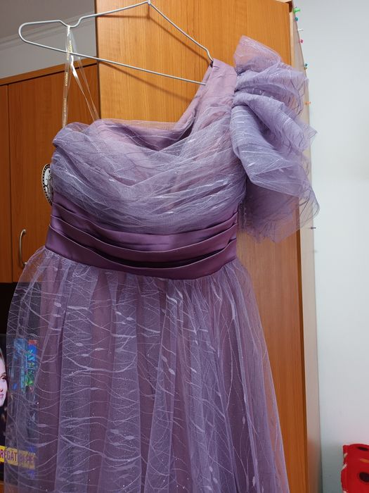 Vand rochie ocazie