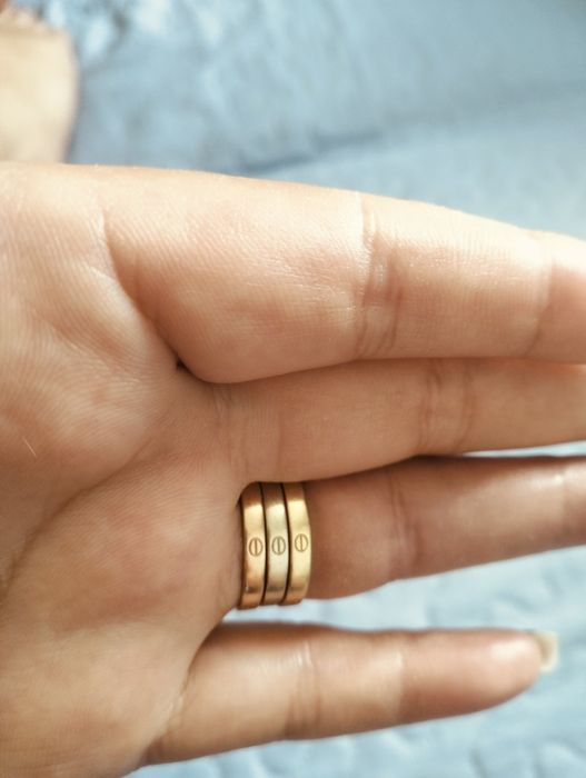 Продам золотое кольцо Cartier 18 размер