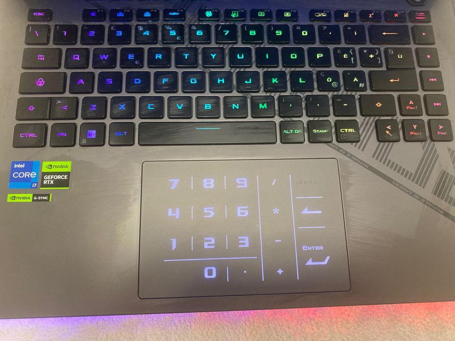 Laptop Asus ROGSTRIX RTX 4050 Gaming