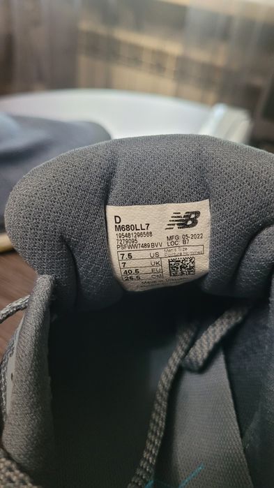 Подам кроссовки New Balanse