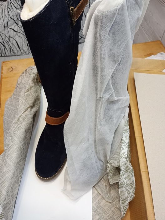 Дамски зимни ботуши с подплата