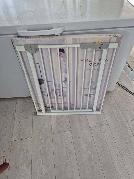Vand portiță pentru copii