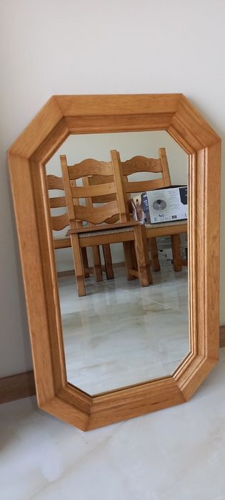 Красиви огледала с рамки от масивна дървесина