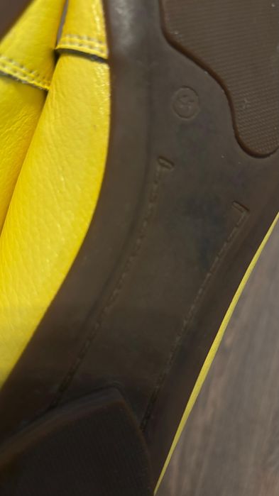 Продаю туфли женские