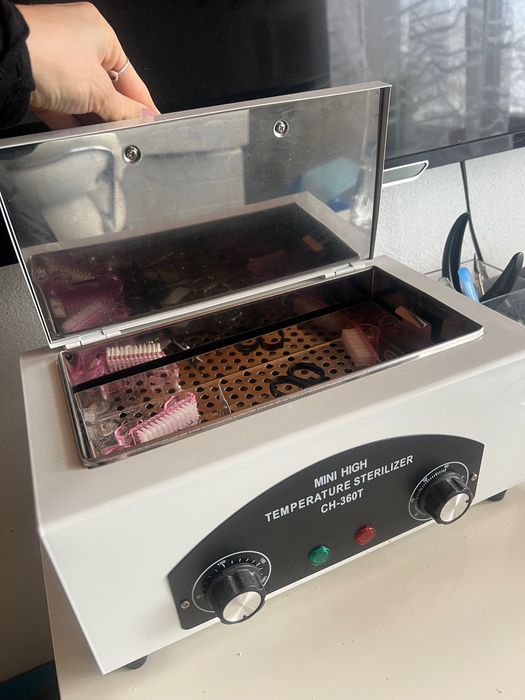 Birou unghii cu aspirator