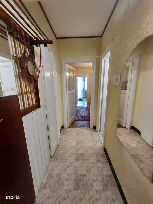 Centru - apartament cu 2 camere, etaj 2, boxa