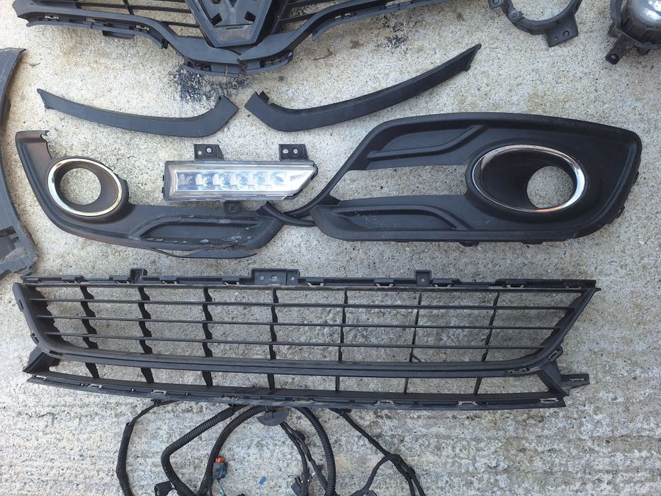 Piese bara fata megane 3 facelift 2014 2015 grila centrala bara fata grila proiector drl led proiectoare suport bara Renault Megane 3