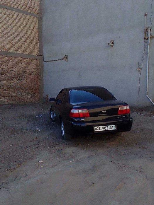 Opel OMEGA 2.2 sotiladi