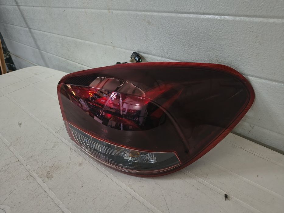 Stop / Lampă Spate Dreapta Dacia Spring (2021 - 2024)  Cod 265507370R