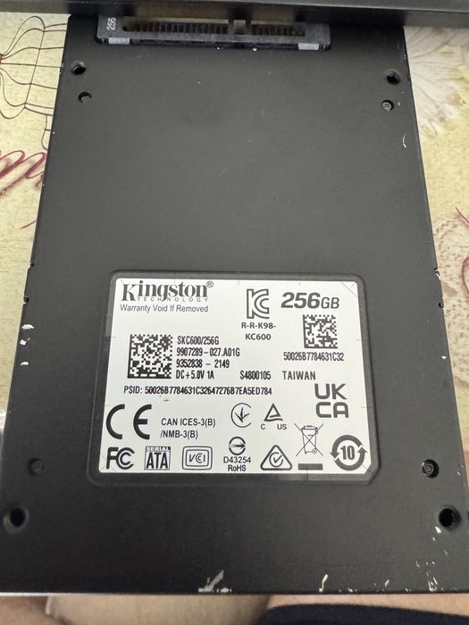 SSD Kingston KC600 256GB SATA 3 2.5" - Stare Excelentă