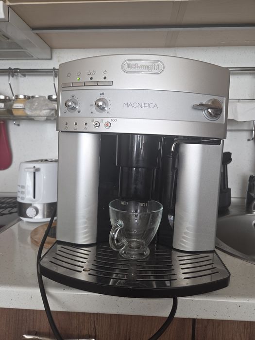 Кафе машина Delonghi Magnifica