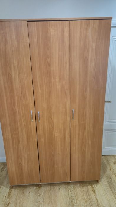 Продам шкаф для вещей в отличном состоянии