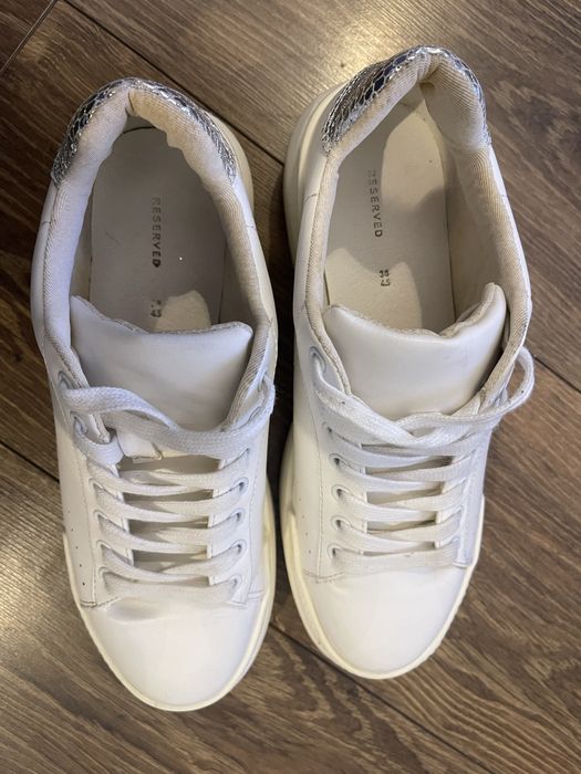 Sneakers Reserved