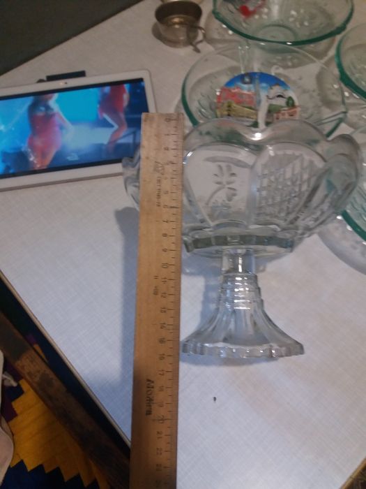 Продам столовую посуду..