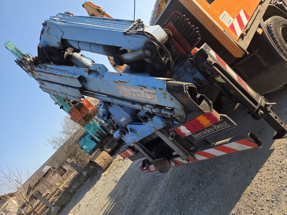 Camion  Mercedes Atego cu macara pentru materiale de construcții  An2001