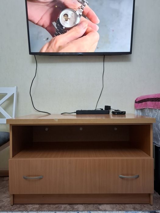 Продам тумбу для телевизора