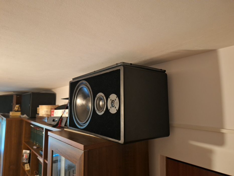 Boxe Canton Karat 980 cap de serie 140 watts  bass de 32 cm