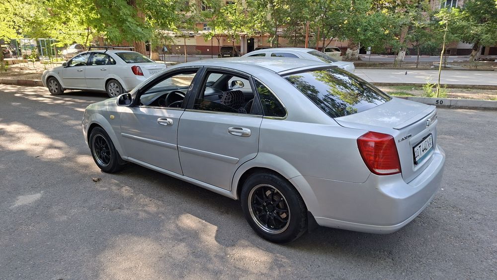 Продам Lacetti 1.8