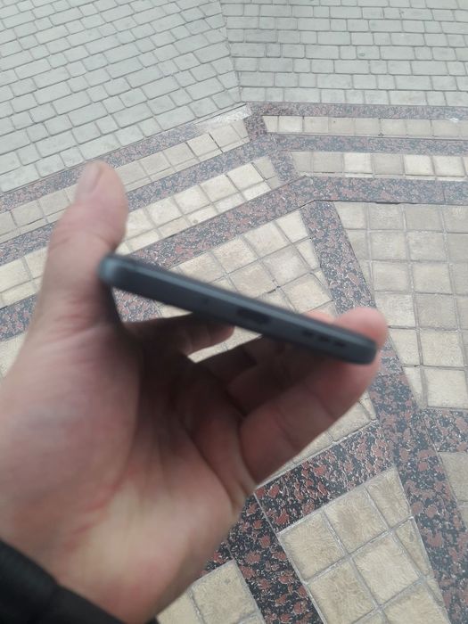 Pocco X5 8+3/256 gb 5G ideal xolatda