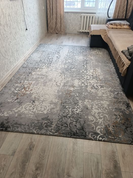 Продам ковер  в отличном состоянии