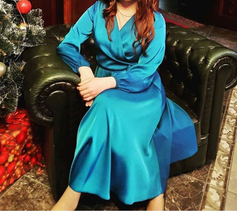 Платье атласное 46-48 размер