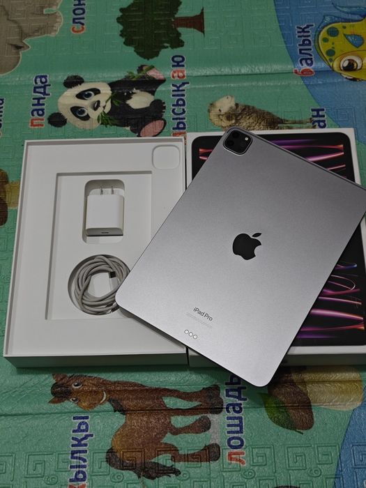 iPad Pro 11 128Gb M2 идеальный