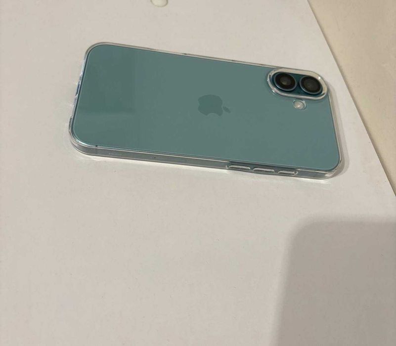 Iphone 16 plus Като нов 100% 72 цикъла без камери. Гарантия apple 6 м