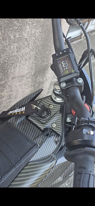 Продавам Valtinsu EM5-PRO custom Supermoto