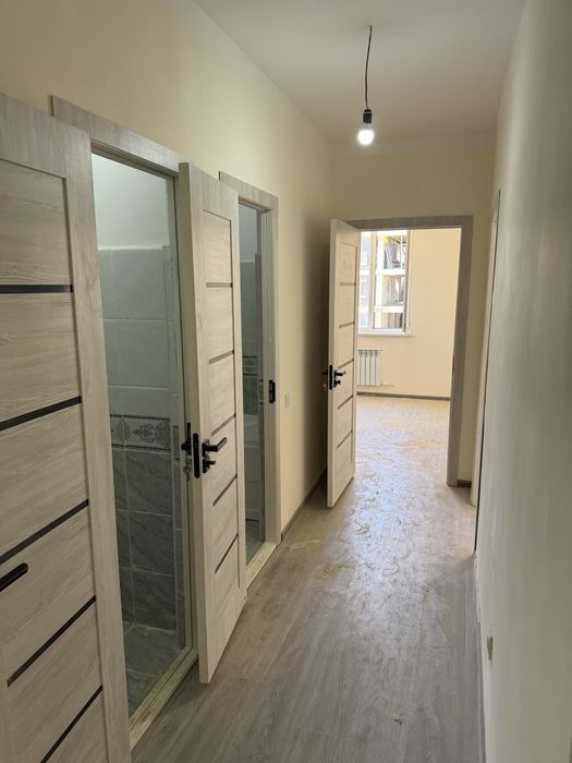 Гулистон янги бозор олдида 2 хонали уй сотилади кридити бор.283млн