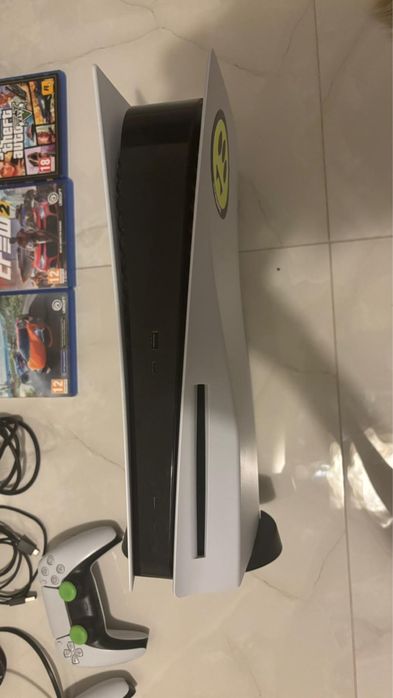 playstation 5 cu 3 jocuri