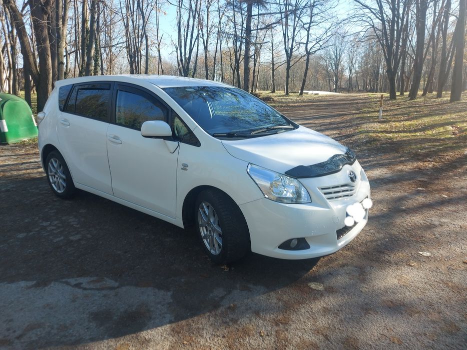 Тойота Версо 2.2 d cat